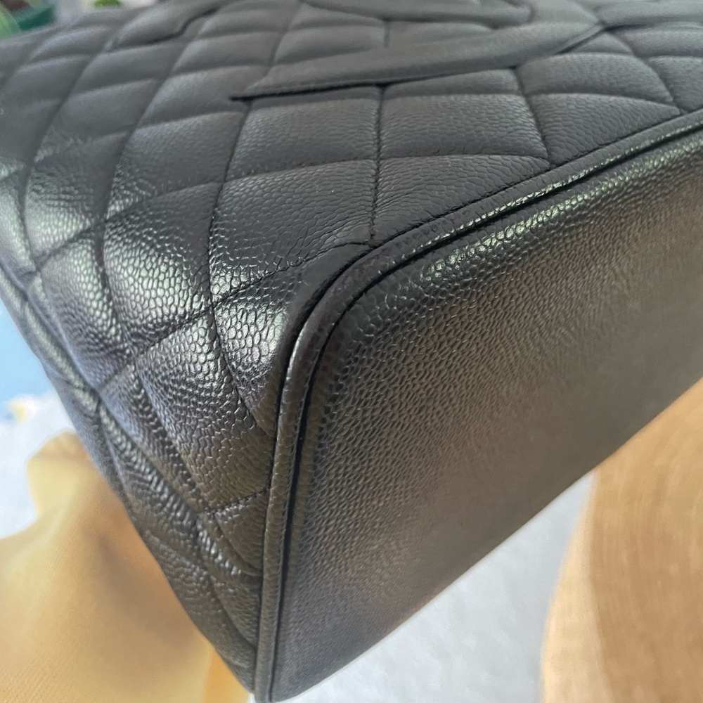 Vintage Chanel Medallion Quilted Tote Handbag - Picture 14 of 16